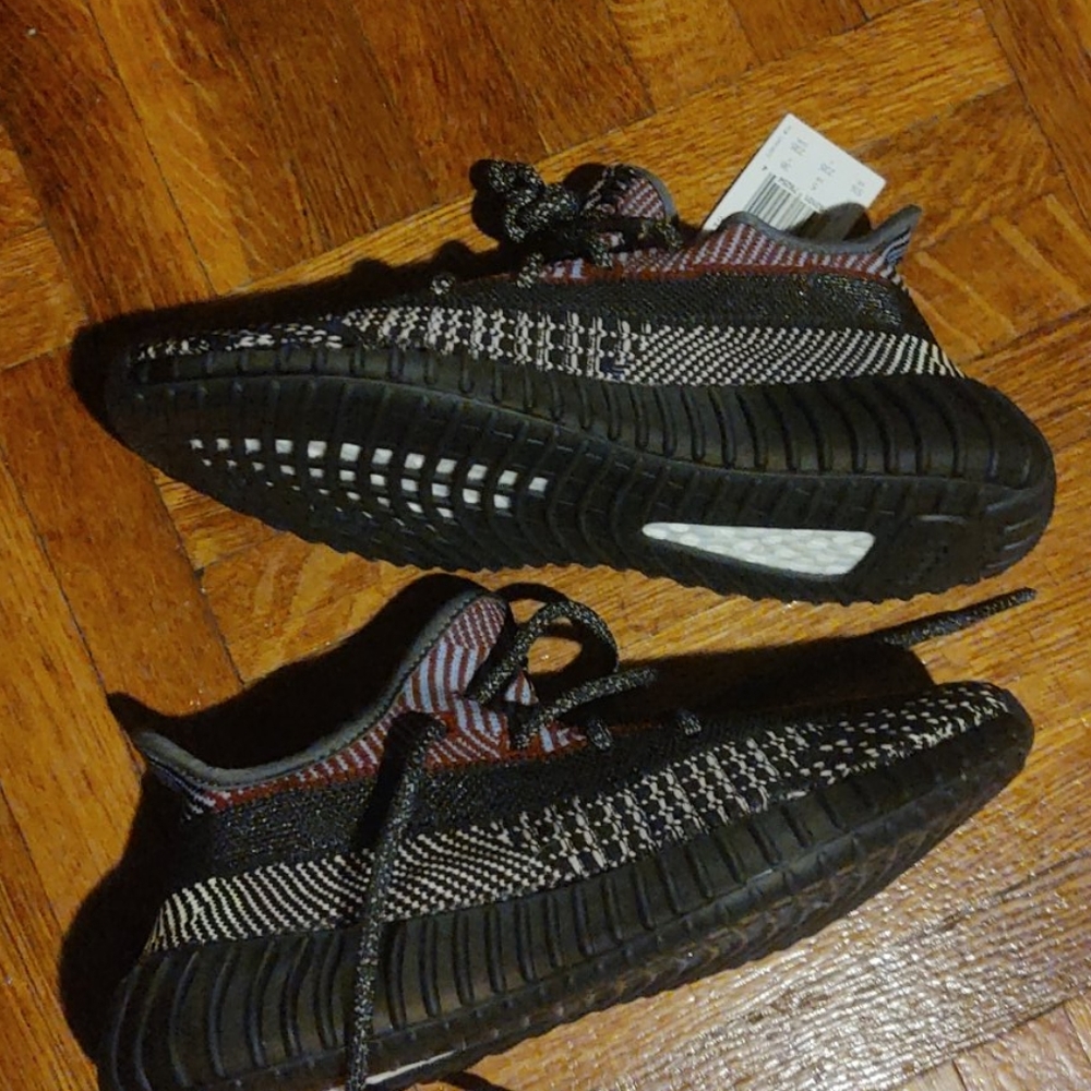 YEEZY 350 YECHEIL